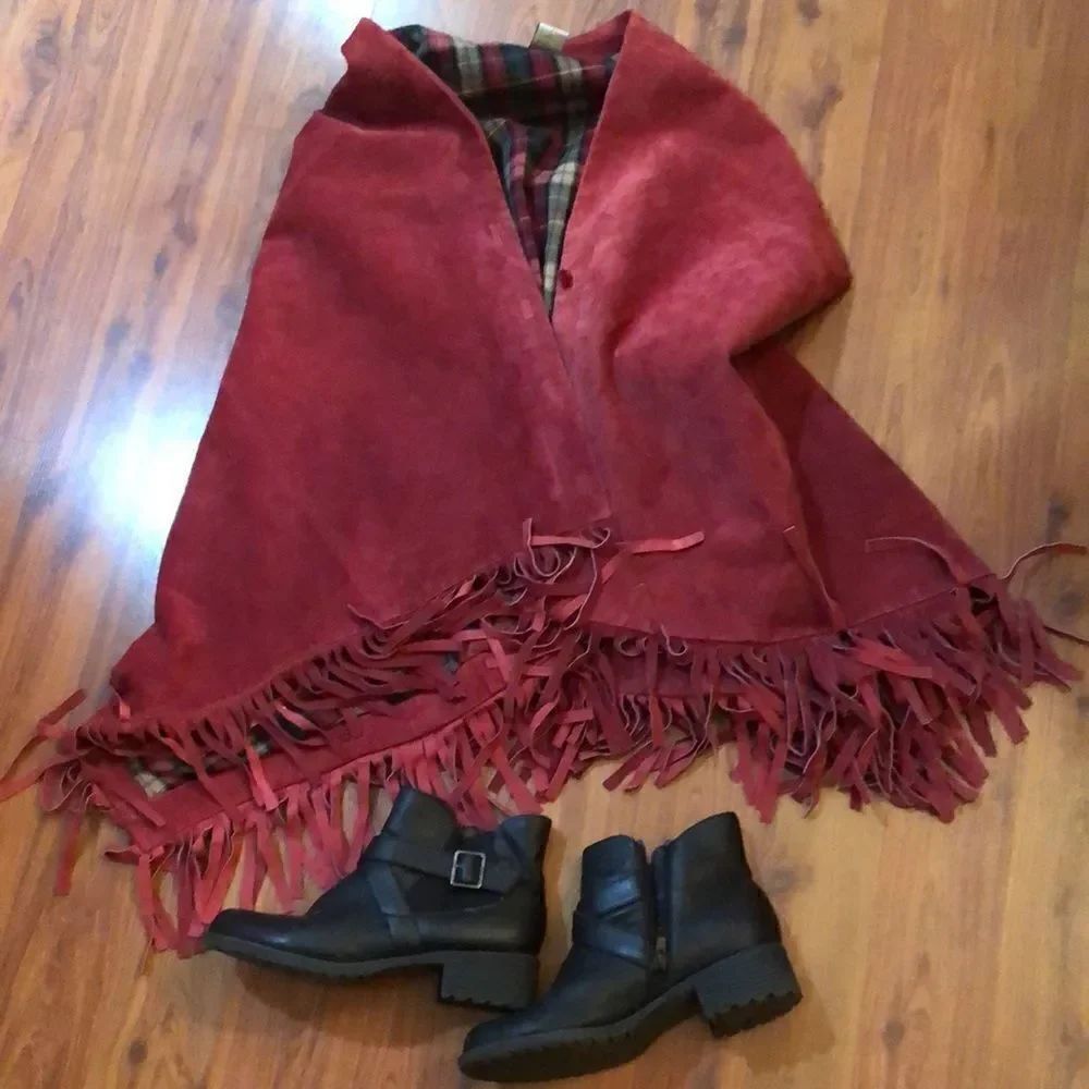 Spiegel vintage Cranberry SUEDE Cape with fringe.